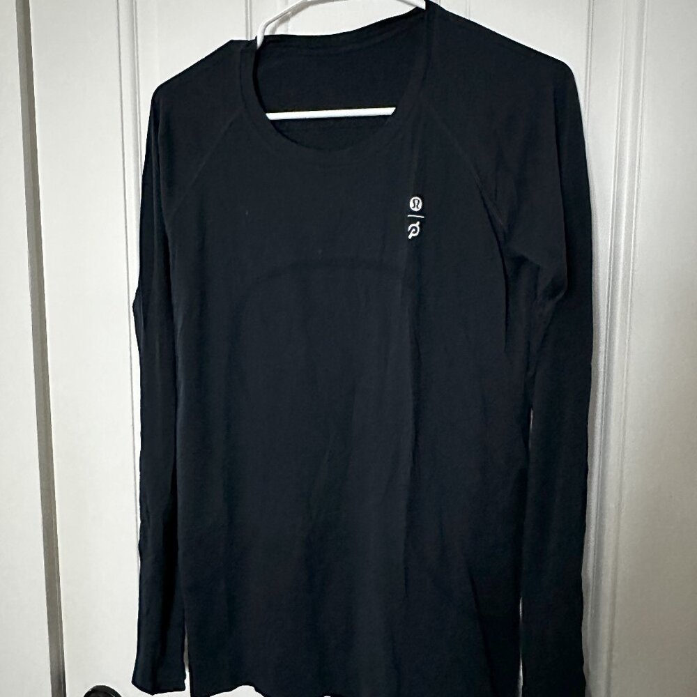 EUC Peloton x Lululemon Swiftly Tech Long-Sleeve Shirt 2.0 - Size 8- Navy